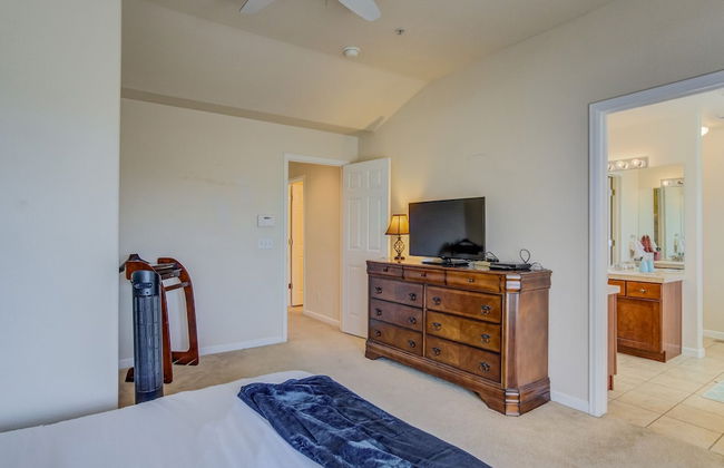 Urban Practicality! 3 Beds, Patios & Dog Friendly - Photo 11