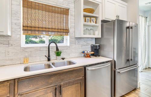 Stylish OKC Farmhouse with Garden - Close to OU - Foto 11