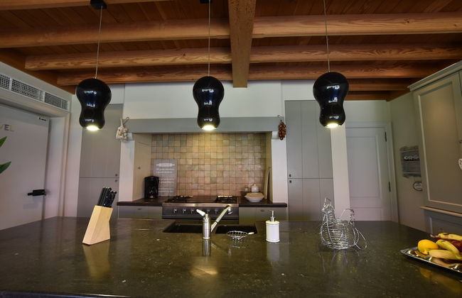 Tasteful Mansion in Lichtervelde with Hot Tub - Photo 10