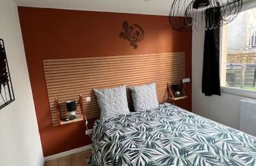 Beau Loft room proche mont saint Michel jaccuzi illimité en plein centre Avranches - Foto 17