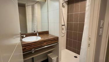 Appartement T2 N6 calme et cosy sur un golf - Foto 4, towels, Shower