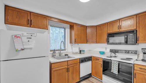 Little Cloud 10M - Retreat with Adirondack Charm - Photo 3