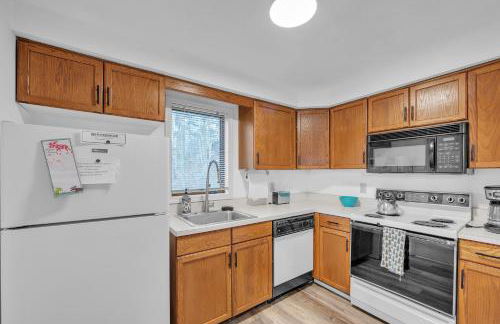 Little Cloud 10M - Retreat with Adirondack Charm - Photo 3