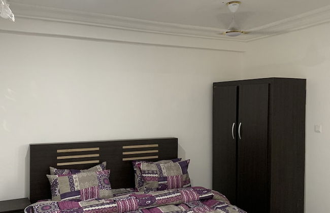 Central Reservations Apartment - Photo 9