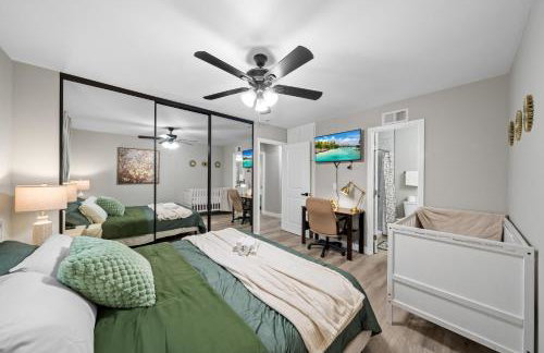 Entire Private Home with 3 Bedrooms 2 Bathrooms, Hot Tub, Garage, King Bed, Available Now - Foto 7