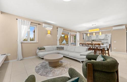 Villa Sterpazzi near Poreč with heated private pool, sea view, jacuzzi and sauna - Foto 22