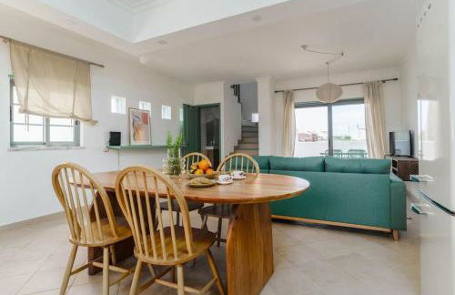 Green Breeze Escape by Lisbeyond - Photo 37