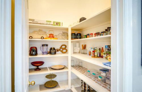 8 Mi to Beach Park Bakersfield Gem with Yard! - Photo 11