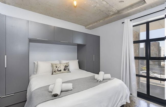 Manhattan On Coral Apartments - Photo 3