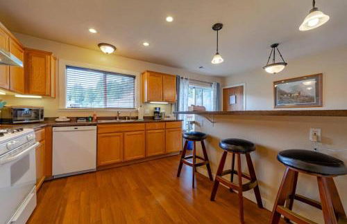 Elk Meadow Cabins 11A Roosevelt Elk Suite - Photo 11