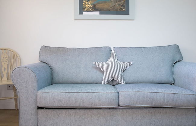 Tranquil Family Retreat 5 min to Beach Garden - Photo 18