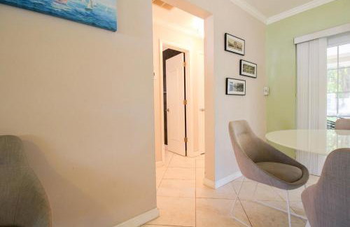 Charming 2 BR home minutes from Siesta Key beaches - Destination Paradise - Foto 13