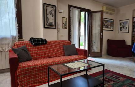 Whole apartment in Villa surrounded by green - Foto 18