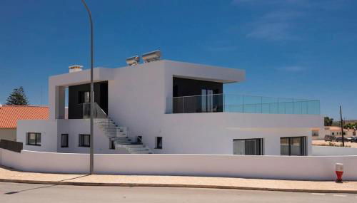 Sunset House - Photo 4