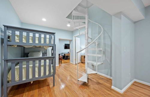 Lakefront, Private Covered Dock, Huge Balconies - Foto 17