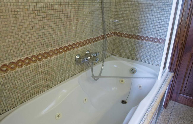 Group Stay With Pool, Chevron - Photo 15