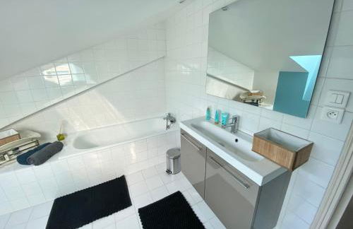 Superbe LOFT centre-ville - Sauna - parking privé -Clim- 1 à 10personnes - Foto 41