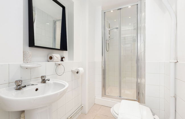 Magnificent 2 Bed Garden Flat in Oval - Foto 13