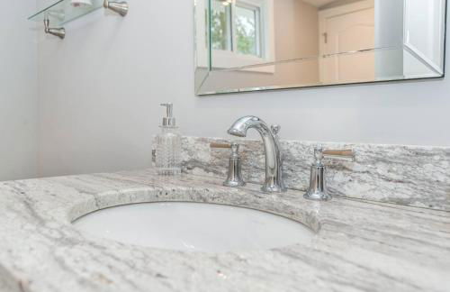 2 Bedroom Bungalow in Five Points Near Downtown - Foto 18