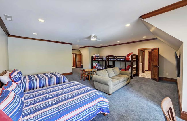 Lakefront, Private Dock+beach, Game Room Sunset Shores Resort: The Grand House - Foto 39