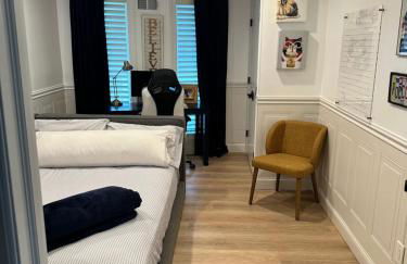 The Most Desired Summer Retreat with Private Pool Just 5 Minutes from the Beach - Foto 4