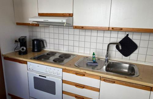 Ferienwohnung-Kapitaen-Hook-mit-Sonnenterrasse-Garten-zwischen-Strand-Wald-Wiese-auf-Ruegen - Foto 17