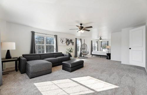 Spacious Lakefront View With Hot Tub and Pool NH - Foto 22