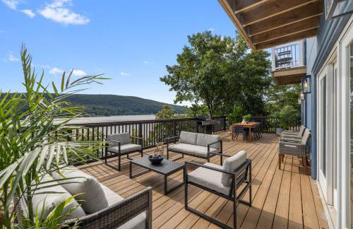 Lakeview Villa with Private Hot Tub, Firepit & Spacious Decks with Breathtaking Cliff Views - Foto 16