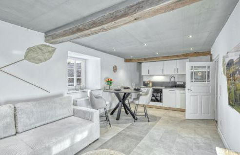 1 Bedroom Lovely Apartment In Irrhausen - Foto 5