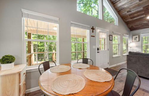 Coyote Cabin at Woodland Retreat at DeSoto beside DeSoto State Park - Foto 27