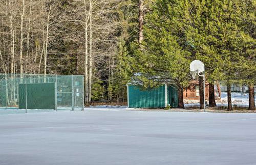 Pinecrest Retreat with Fireplace! - Photo 30