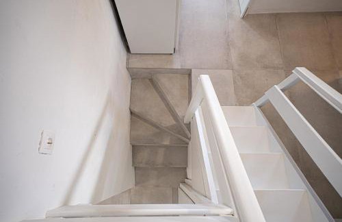 Traditional White House - Photo 16