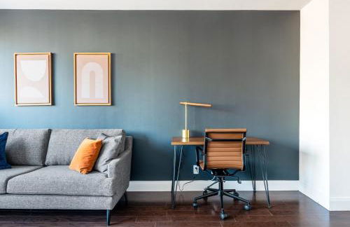 UES 1BR w Gym Doorman Stunning Roof NYC-505 - Foto 3