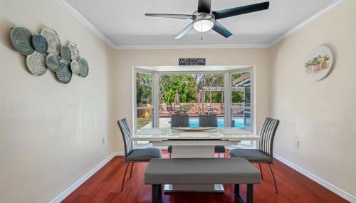 Spacious & Amazing Home w Big Pool and Patio - Photo 4