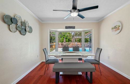 Spacious & Amazing Home w Big Pool and Patio - Photo 4