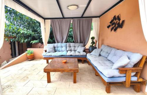 Beautiful villa with a pool - Foto 11