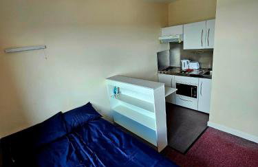 Student Only Premium Studio at St George's Tower - Foto 8