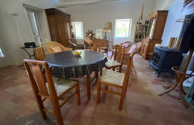 Sunlit Villa in Banne - Photo 11