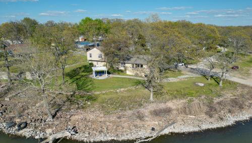 Lakefront Home with Shared Boat Ramp in Grove! - Foto 2