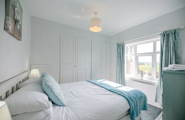 The Farmhouse, Boundary Farm, Framlingham - Photo 4