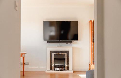 Luxury 2 Bed Room Lake View Apt Bowness Parking - Photo 44