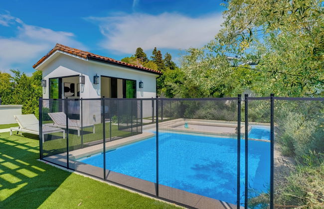 Villa Camellia - Charming 5 BR Home in the Heart of Studio City - Photo 70