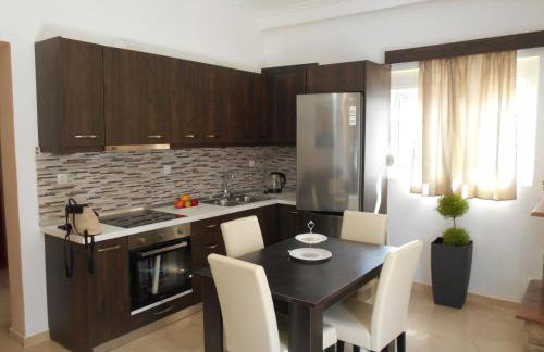 Village House - Photo 22