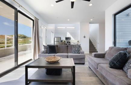 Oceanfront 2BR Rooftop Deck Beach Access Strand Way B - Photo 7