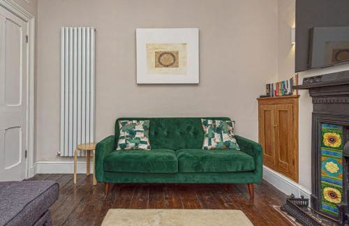 Character Townhouse in Town Centre & Superb Views - Foto 12