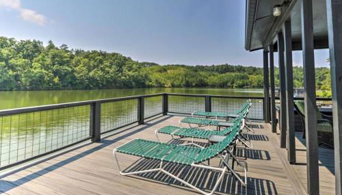 Lake Martin Dock House with Fire Pit, Game Room, Deck - Foto 3