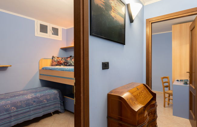 3 bedroom Apartment in Cipressa with swimming pool and garden - Photo 17