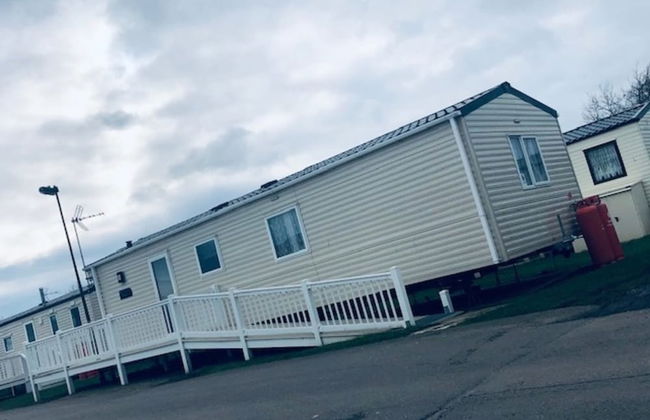 Beautiful Cosy 2-bed Caravan in Clacton-on-sea - Photo 34