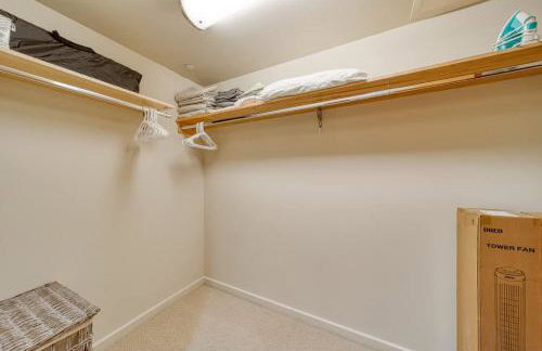 Downtown Condo Above Restaraunts- Free Parking - Foto 22