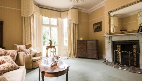 Northolme Hall - Photo 3